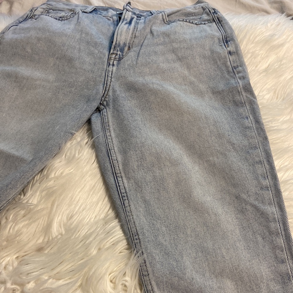 American Eagle Mom Jean size 4 excellent condition inseam 25” - Picture 7 of 7